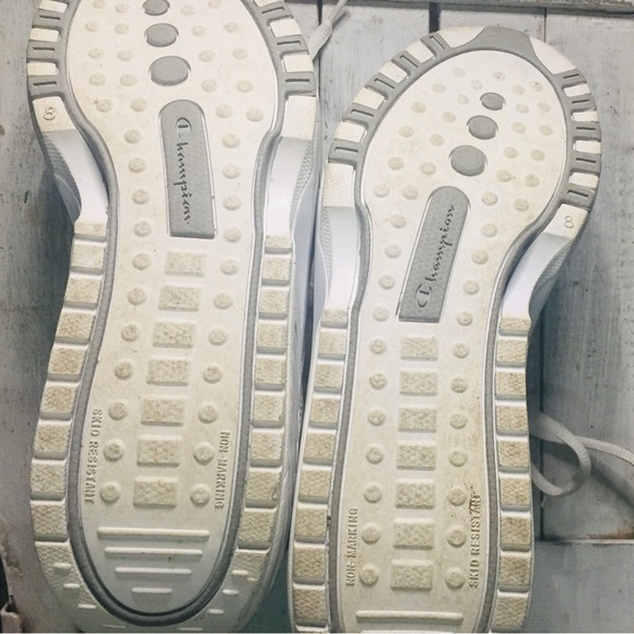 Champion white size 8 sneakers shoes - Picture 3 of 8